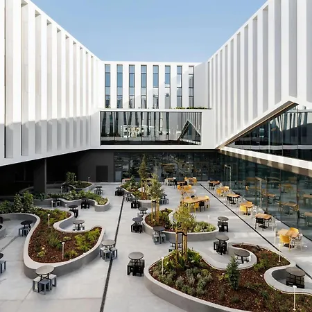Moxy Lisboa Hotel