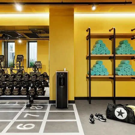 Hotel Moxy Lisboa 3*