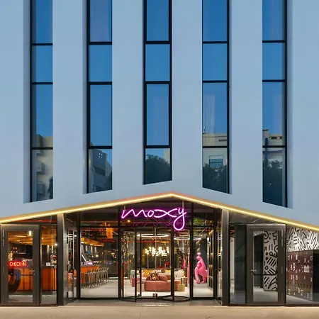 Отель Moxy Lisboa 3*