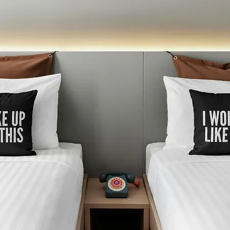 Moxy Lisboa Отель