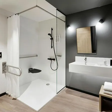 Moxy Lisboa Отель *