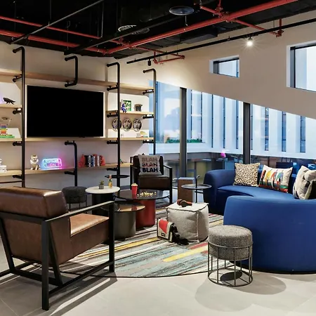 Отель Moxy Lisboa