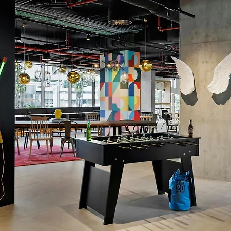 Moxy Lisboa Отель Алфражиде