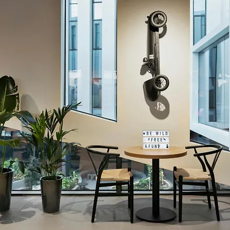 Hotel Moxy Lisboa 3*