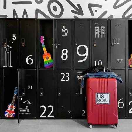 Отель Moxy Lisboa Алфражиде