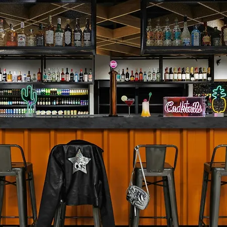 Moxy Lisboa Отель
