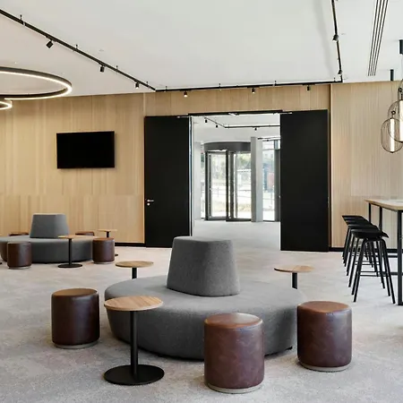 Moxy Lisboa Отель Алфражиде