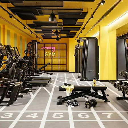 Moxy Lisboa 3*