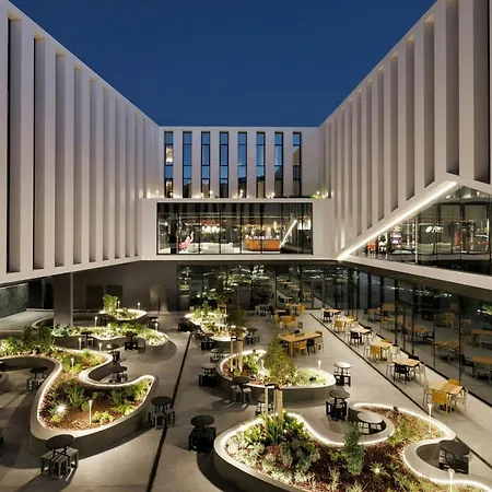 Moxy Lisboa Alfragide