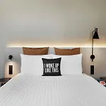 Moxy Lisboa Alfragide