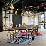 Moxy Lisboa Hotel