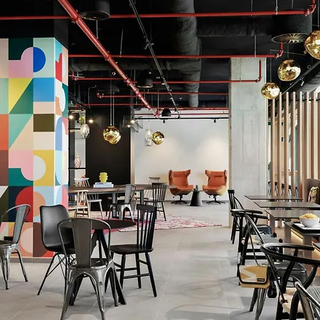 Szálloda Moxy Lisboa 3*