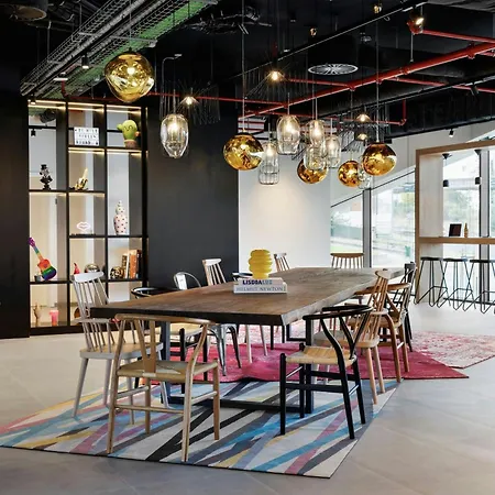 Moxy Lisboa Szálloda
