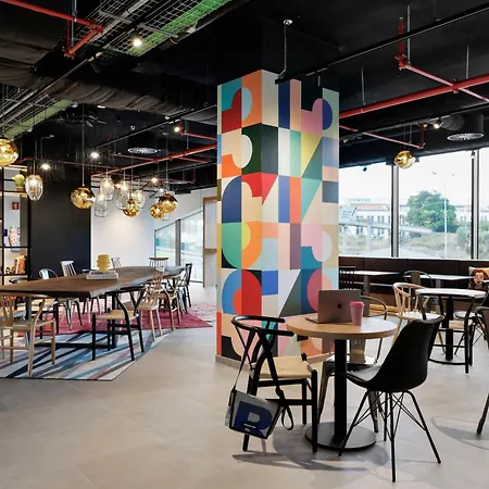 Szálloda Moxy Lisboa 3*